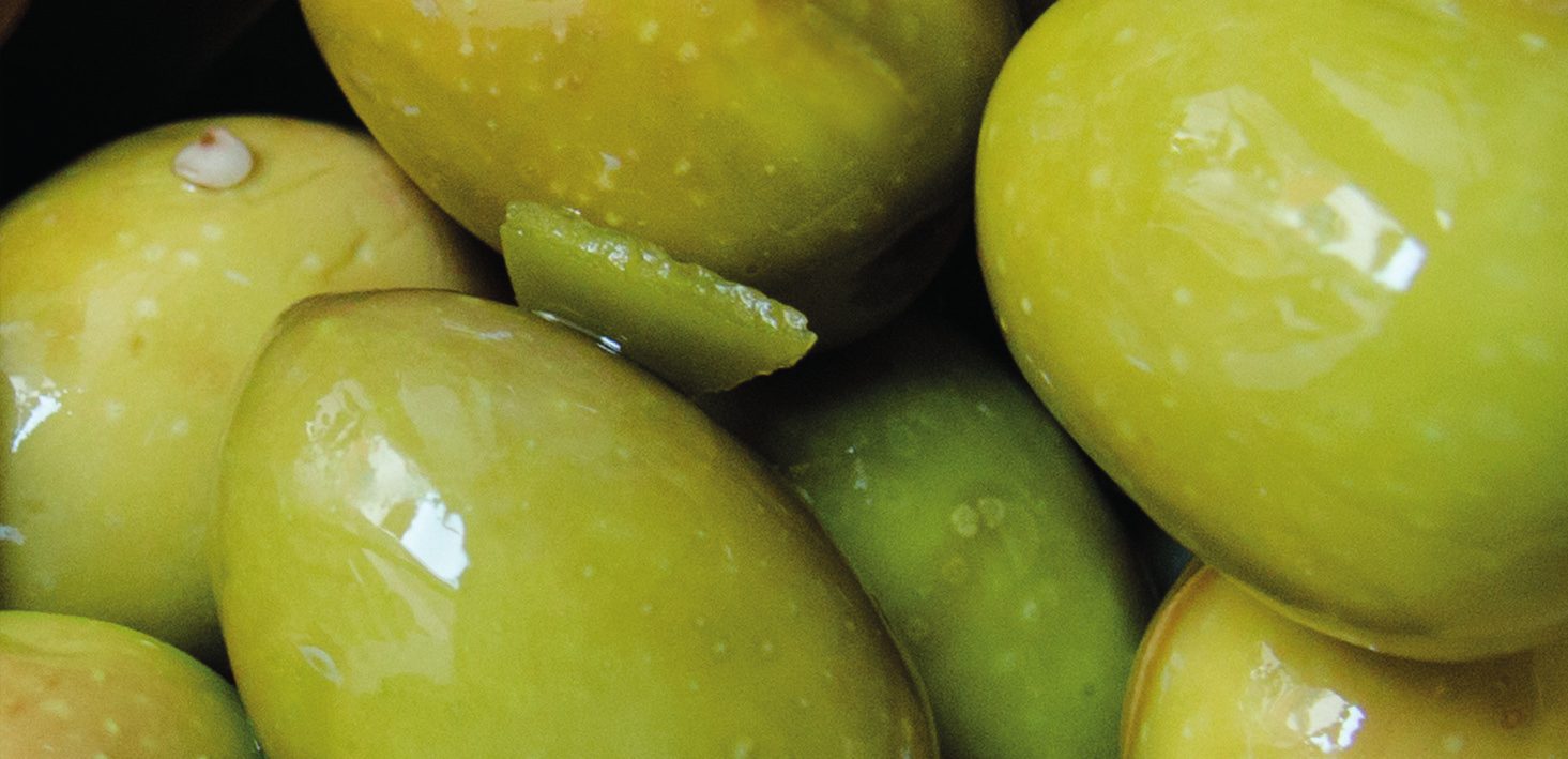 Aceitunas verdes grandes, en primer plano
